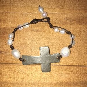 RUSTIC PEARL BRACELET W/ METAL CROSS